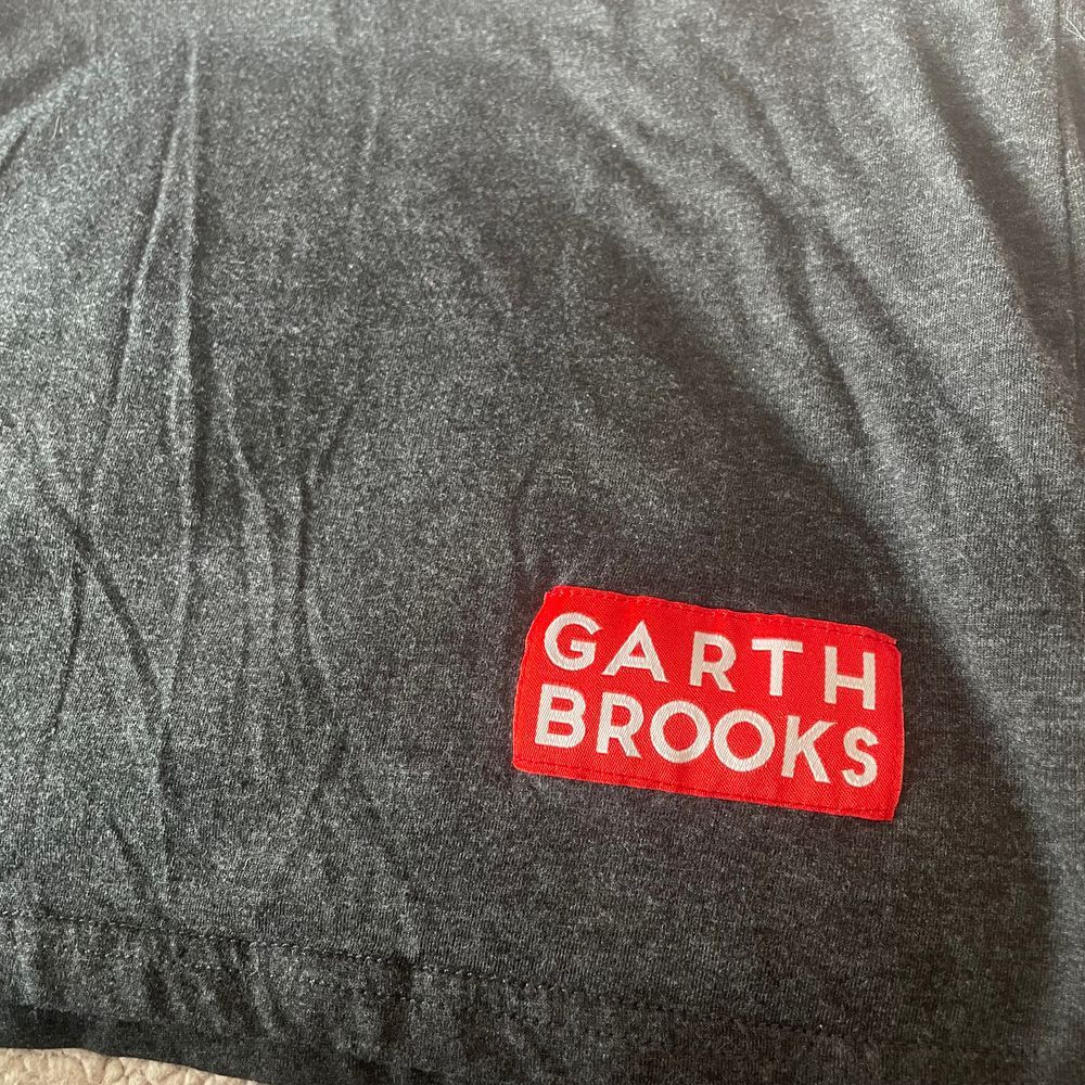 Garth Brooks Country Music Womens gray red Tour Jersey Shirt Short Sleeve Large - Picture 11 of 14